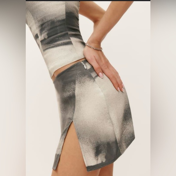 Reformation top and skirt set - Picture 3 of 3